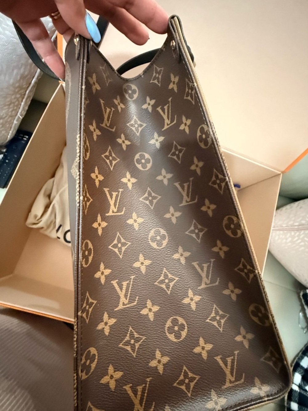 Louis Vuitton ON-THE-GO GM EXCELLENT Monogram Canvas - Picture 9 of 16